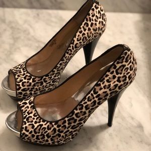 Michael Kors leopard platform pumps Sz 9.5